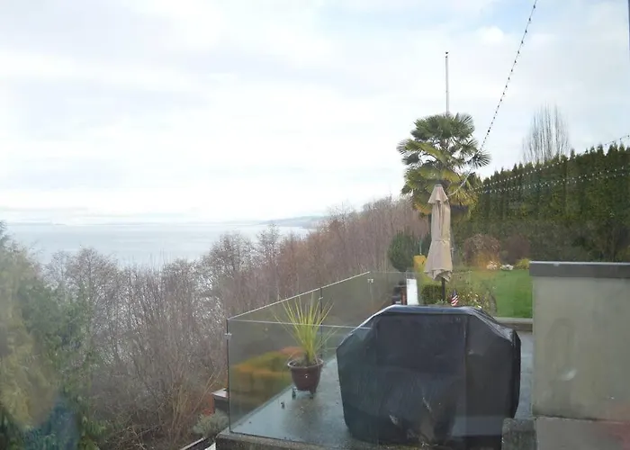 Romantic Spacious Suite With Salish Sea & Mountain Views At Seattle Luxury Estate